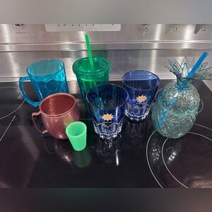 Colorful Plastic Glassware Set Lot Of 7 Mugs Cups Pinapple Mohegan Sun Moscow Mu